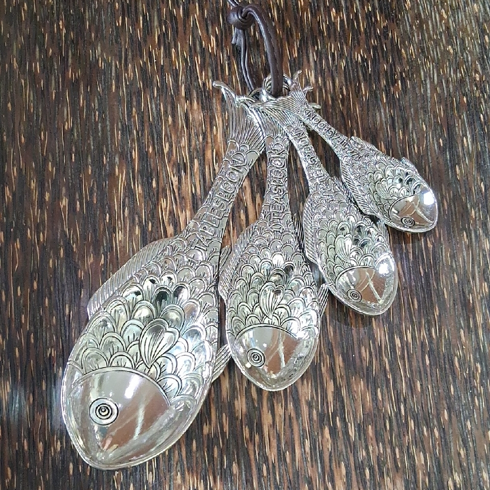 GANZ Silver Fish-Shaped Measuring Spoons Set